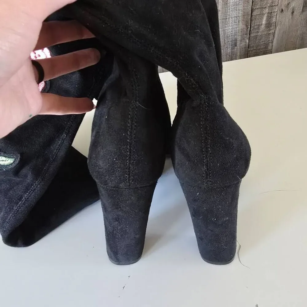 Steve Madden Mozee Black Faux Suede Embroidered Rose Over The Knee Boots 7.5 NWO